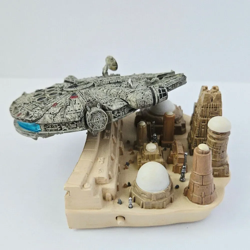 Star Wars Hallmark Keepsake Ornament Millennium Falcon The Adventure Begins